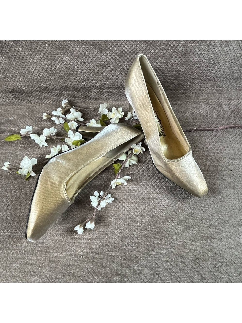 Calorific Gold Women's Heels size 8 AA LIKE NEW